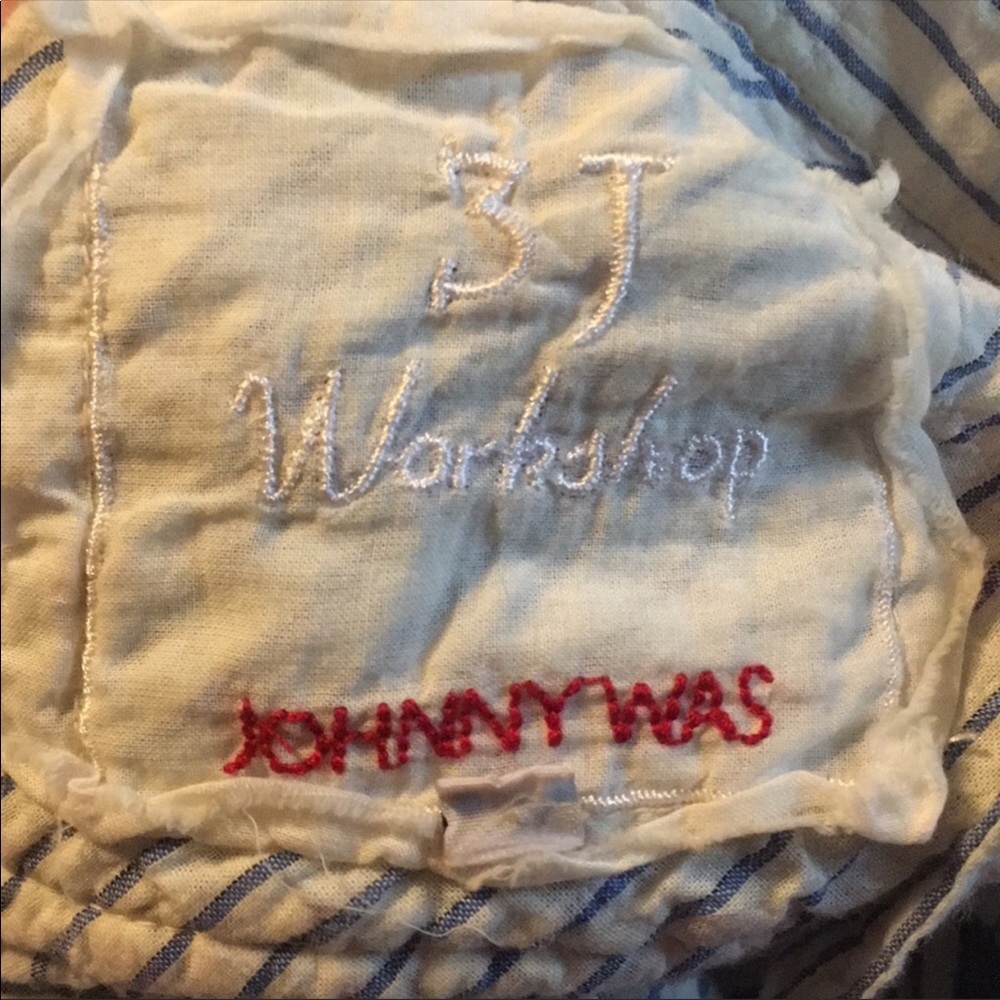 ❤️Host Pick❤️ Sold JOHNY WAS Preppy Floral Top - Picture 4 of 7